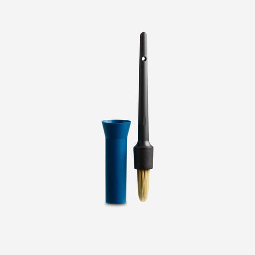 





Capped Equestrian Brush - Electric Blue